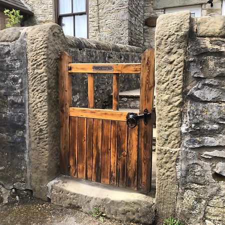 Primrose Cottage - Tideswell, Peak District Exterior photo